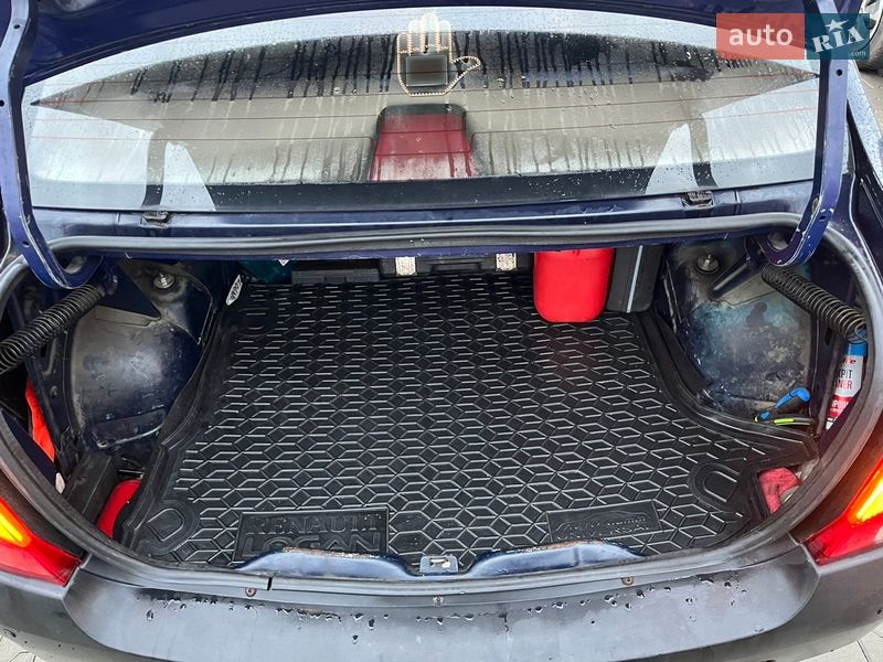 Седан Dacia Logan 2007 в Львові