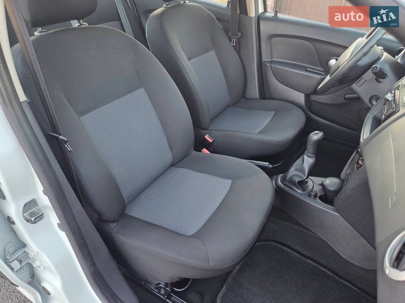 Седан Dacia Logan 2015 в Каменском
