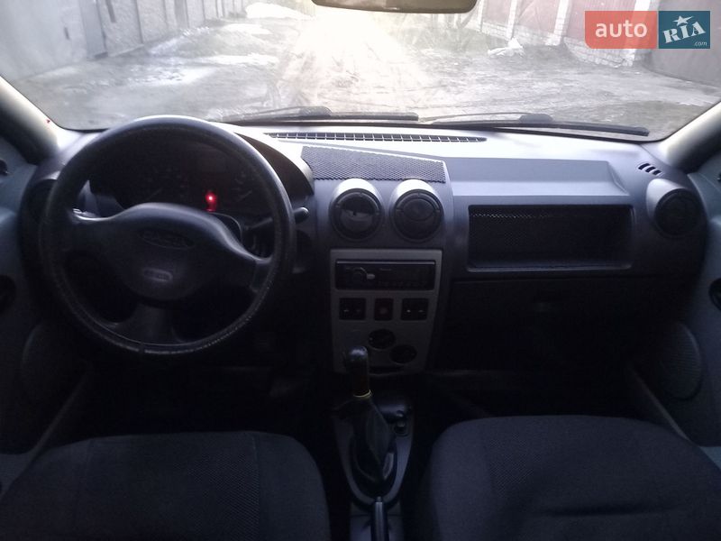 Седан Dacia Logan 2006 в Харькове