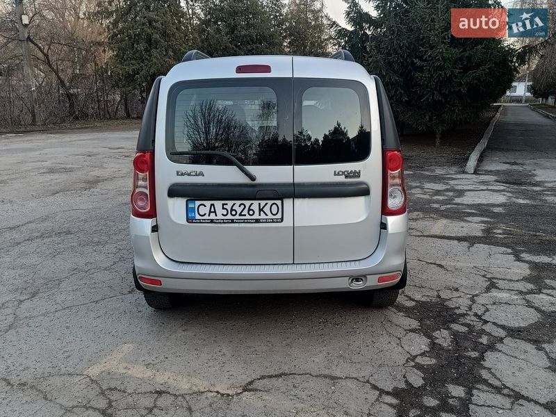 Седан Dacia Logan 2010 в Стебльові фото 2 Седан Dacia Logan 2010 в Стебльові