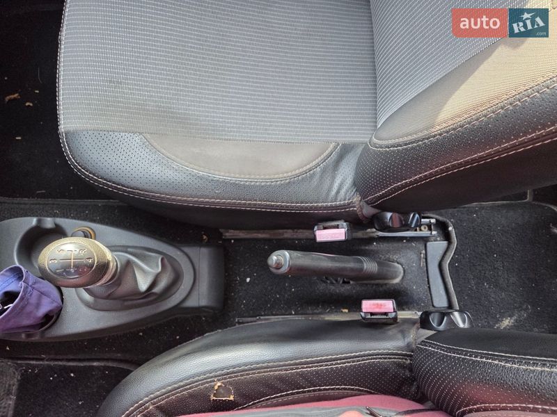 Седан Dacia Logan 2008 в Дніпрі фото 13 Седан Dacia Logan 2008 в Дніпрі