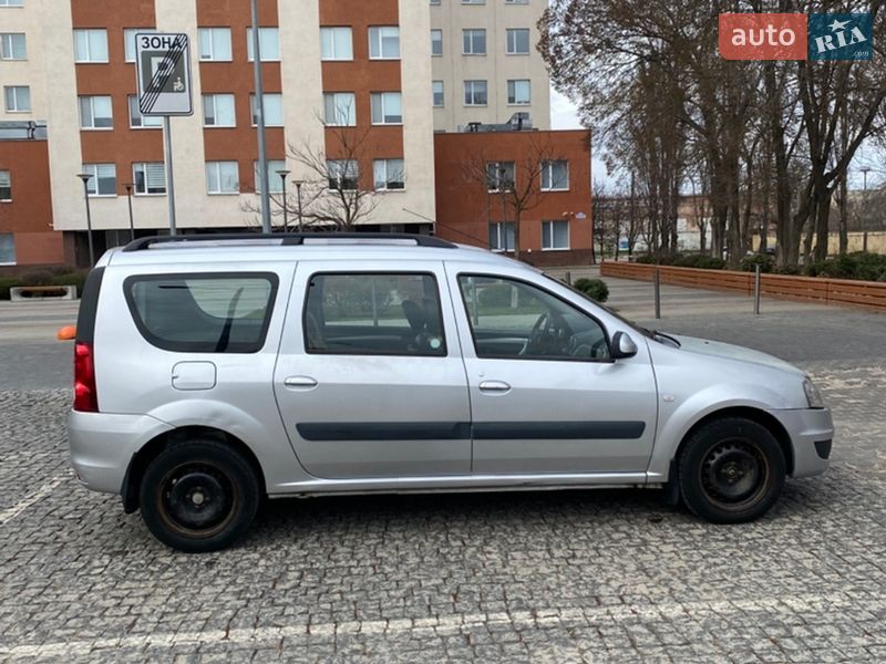 Седан Dacia Logan 2011 в Одессе