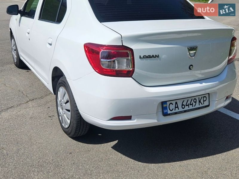 Седан Dacia Logan 2015 в Умани