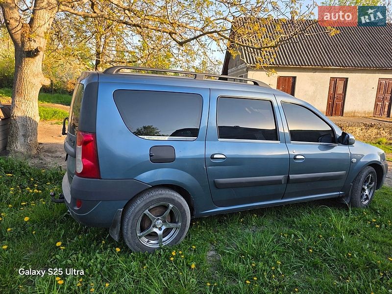 Седан Dacia Logan 2007 в Новой Ушице