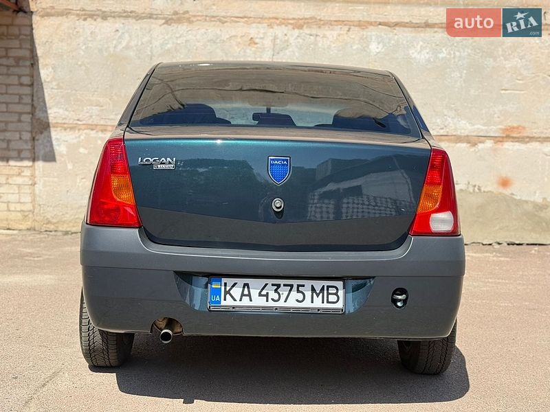 Седан Dacia Logan 2006 в Киеве