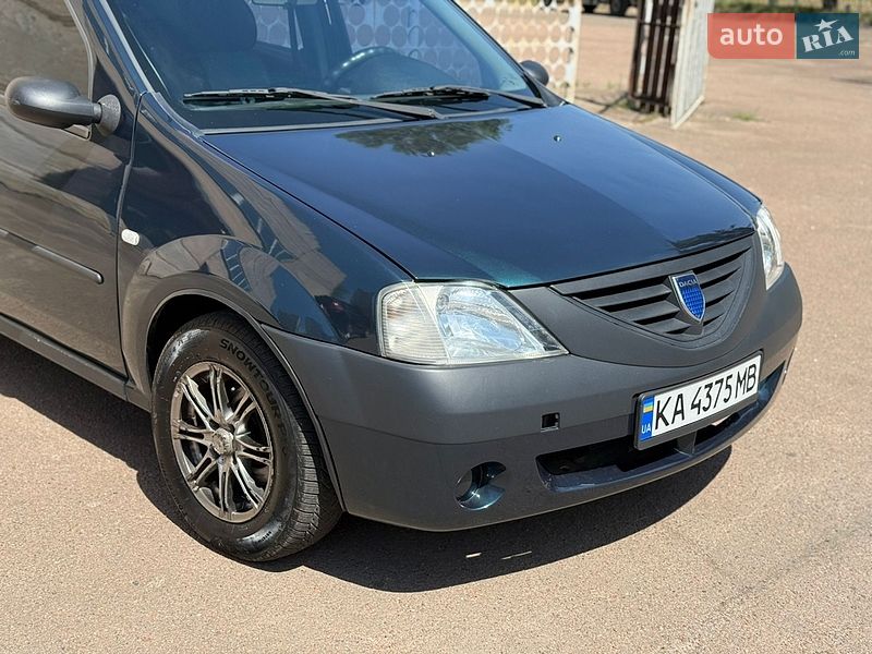 Седан Dacia Logan 2006 в Киеве