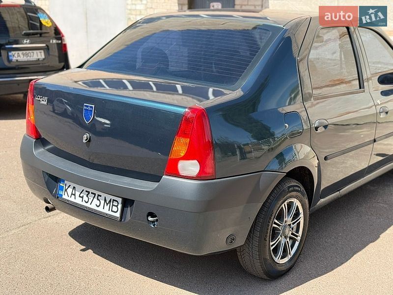Седан Dacia Logan 2006 в Киеве