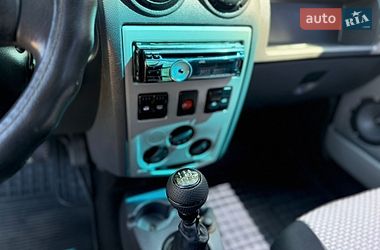 Седан Dacia Logan 2006 в Киеве