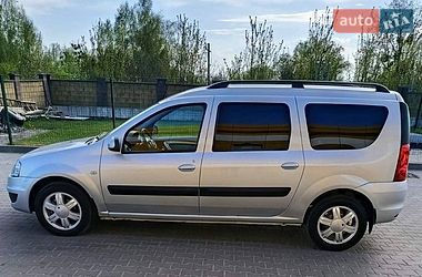 Седан Dacia Logan 2010 в Дубно