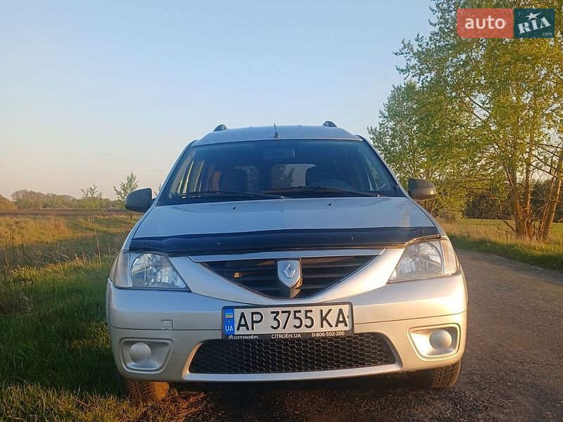 Седан Dacia Logan 2008 в Гадяче