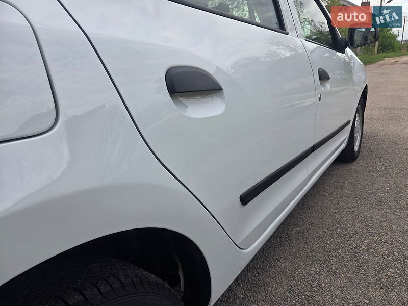 Седан Dacia Logan 2015 в Каменском