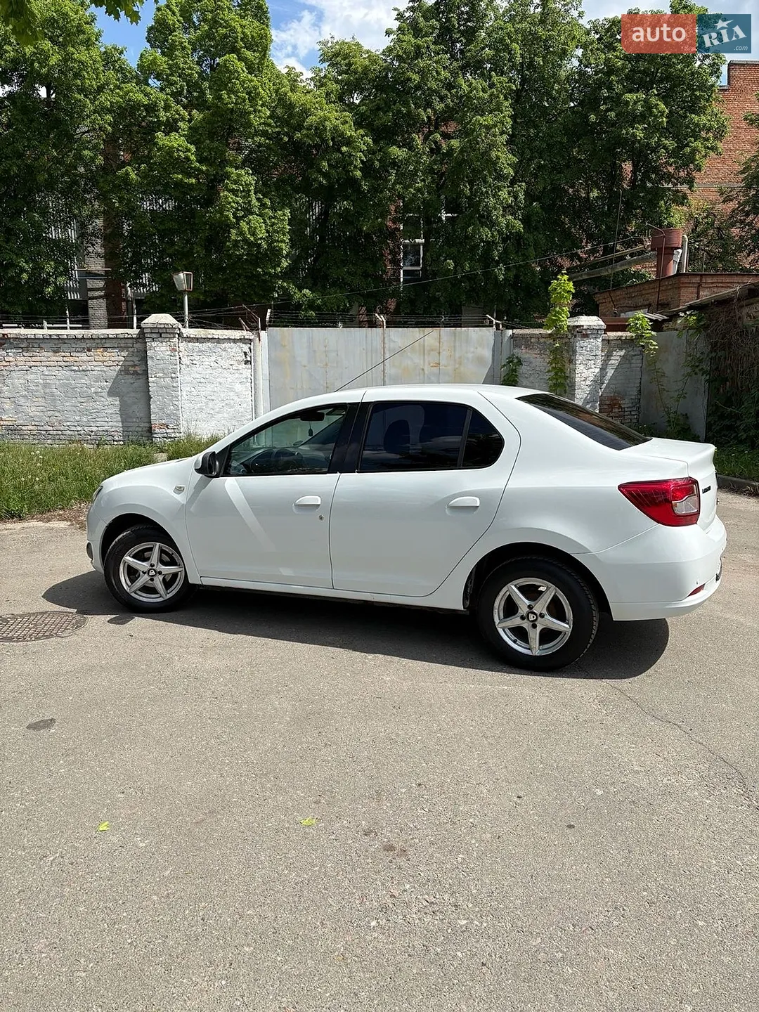 2013 Dacia Logan - мініатюра 2