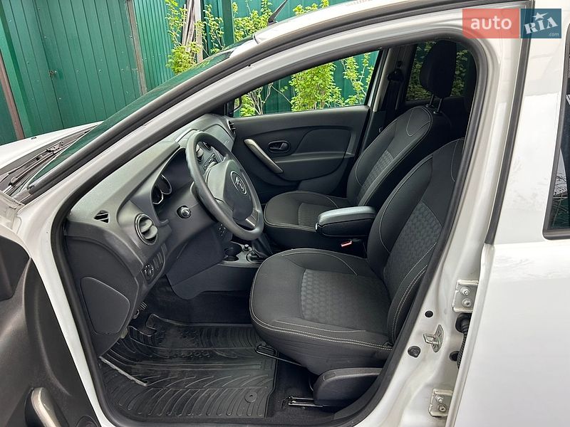 Седан Dacia Logan 2015 в Белой Церкви