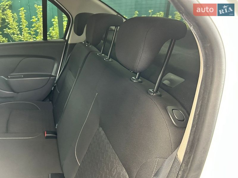 Седан Dacia Logan 2015 в Белой Церкви
