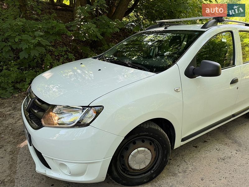 Седан Dacia Logan 2014 в Львове