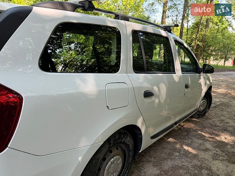 Седан Dacia Logan 2014 в Львове