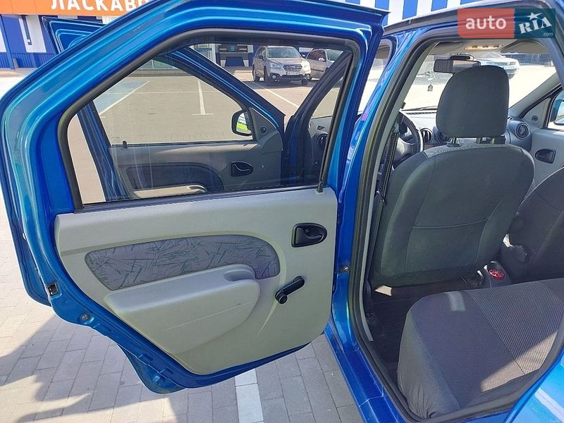 Седан Dacia Logan 2006 в Виннице
