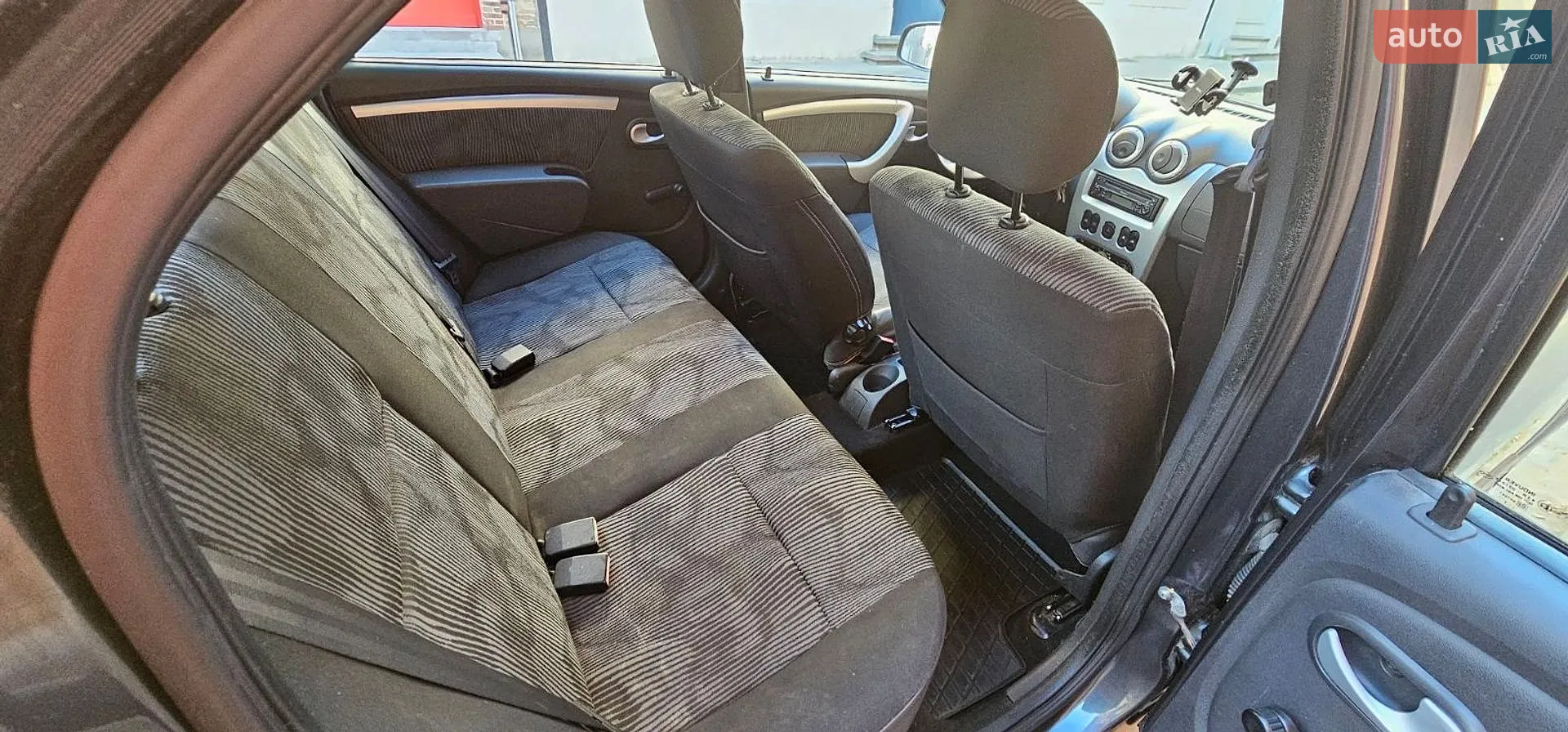 2011 Dacia Logan - мініатюра 2