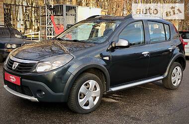 Позашляховик / Кросовер Dacia Sandero StepWay 2010 в 