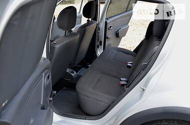 Позашляховик / Кросовер Dacia Sandero StepWay 2011 в 