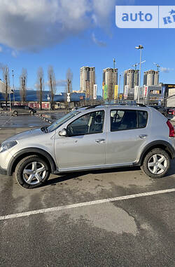 Хэтчбек Dacia Sandero StepWay 2010 в Киеве