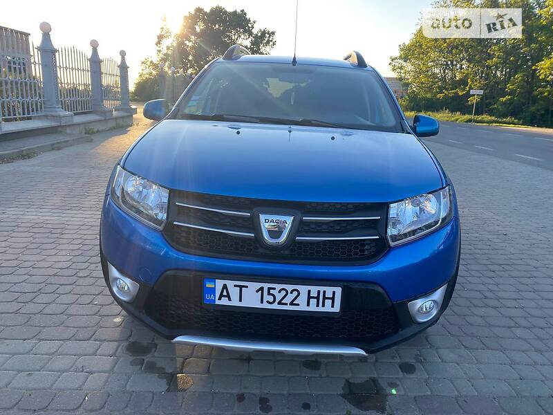 Хэтчбек Dacia Sandero StepWay 2013 в Снятине