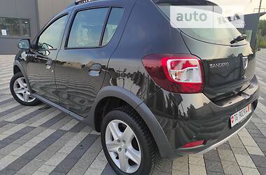 Позашляховик / Кросовер Dacia Sandero StepWay 2014 в Львові