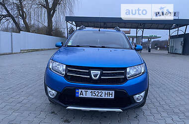 Внедорожник / Кроссовер Dacia Sandero StepWay 2013 в Снятине