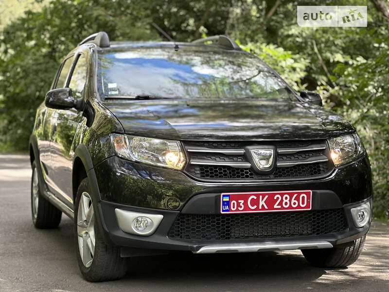 Внедорожник / Кроссовер Dacia Sandero StepWay 2015 в Ровно