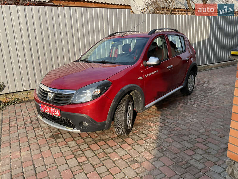 Внедорожник / Кроссовер Dacia Sandero StepWay 2012 в Киеве