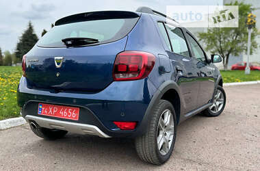 Внедорожник / Кроссовер Dacia Sandero StepWay 2018 в Ровно