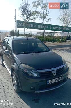 Позашляховик / Кросовер Dacia Sandero StepWay 2010 в 