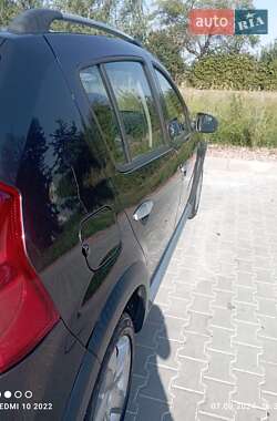 Позашляховик / Кросовер Dacia Sandero StepWay 2010 в 