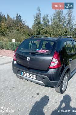 Позашляховик / Кросовер Dacia Sandero StepWay 2010 в 