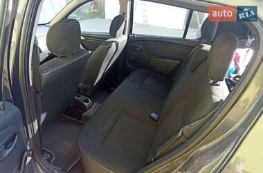 Позашляховик / Кросовер Dacia Sandero StepWay 2010 в 