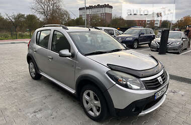 Хетчбек Dacia Sandero StepWay 2010 в Стрию