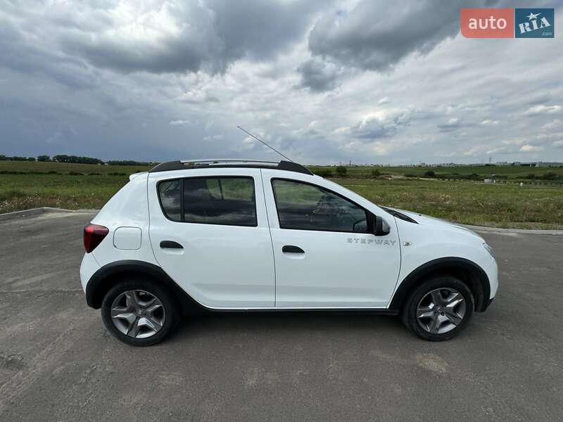 Внедорожник / Кроссовер Dacia Sandero StepWay 2018 в Ровно