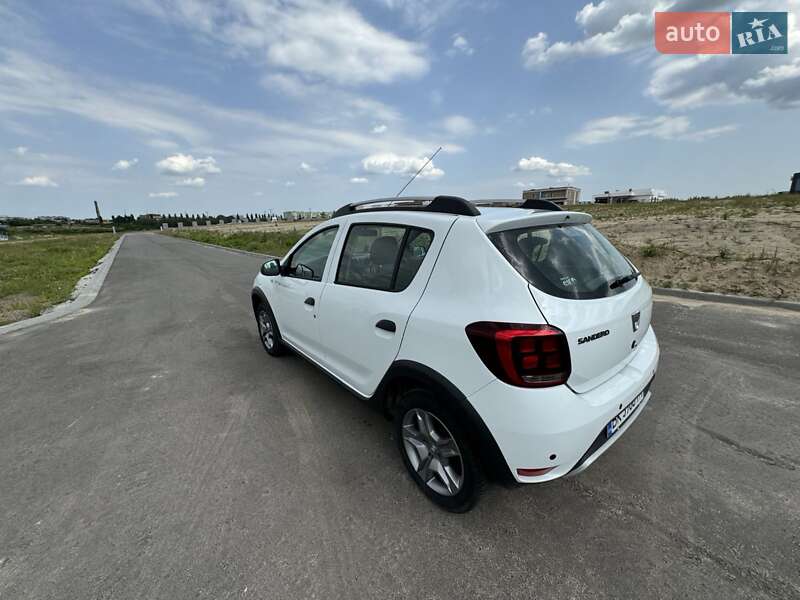 Внедорожник / Кроссовер Dacia Sandero StepWay 2018 в Ровно