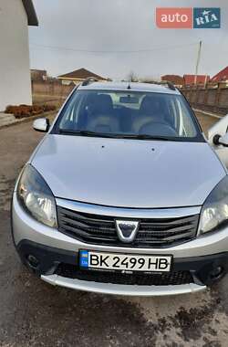 Позашляховик / Кросовер Dacia Sandero StepWay 2012 в Зарічному