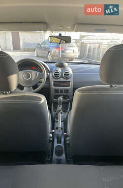 Внедорожник / Кроссовер Dacia Sandero StepWay 2011 в Цумани