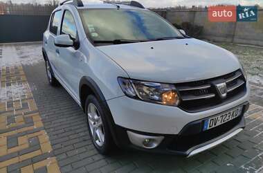 Позашляховик / Кросовер Dacia Sandero StepWay 2015 в Луцьку