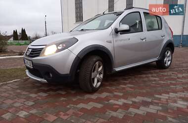 Внедорожник / Кроссовер Dacia Sandero StepWay 2011 в Овруче