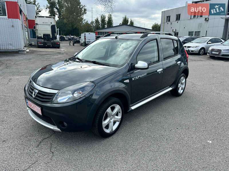 Внедорожник / Кроссовер Dacia Sandero StepWay 2012 в Львове