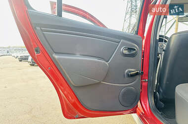 Внедорожник / Кроссовер Dacia Sandero StepWay 2011 в 