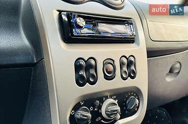 Внедорожник / Кроссовер Dacia Sandero StepWay 2011 в 