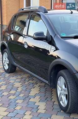 Внедорожник / Кроссовер Dacia Sandero StepWay 2012 в 