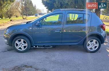 Позашляховик / Кросовер Dacia Sandero StepWay 2016 в 