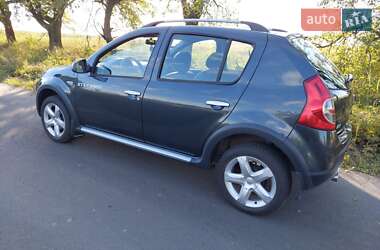 Позашляховик / Кросовер Dacia Sandero StepWay 2011 в 