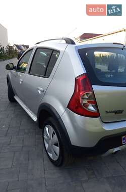 Внедорожник / Кроссовер Dacia Sandero StepWay 2010 в 
