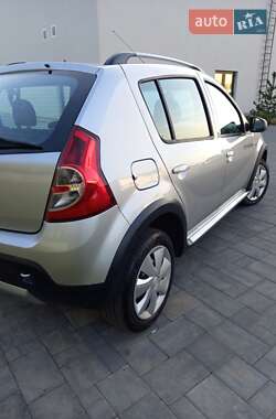 Внедорожник / Кроссовер Dacia Sandero StepWay 2010 в 
